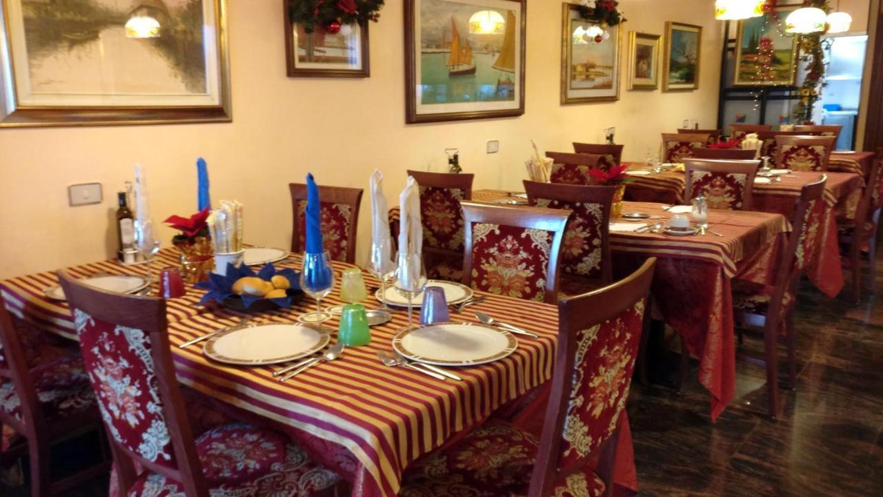 Albergo Ristorante Fabrizio Каорле Екстериор снимка