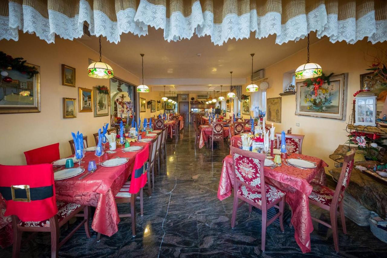 Albergo Ristorante Fabrizio Каорле Екстериор снимка