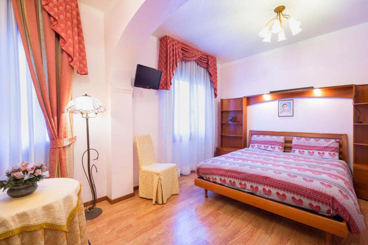 Albergo Ristorante Fabrizio Каорле Екстериор снимка