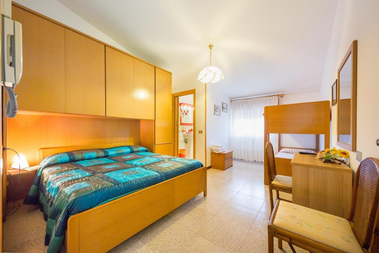 Albergo Ristorante Fabrizio Каорле Екстериор снимка
